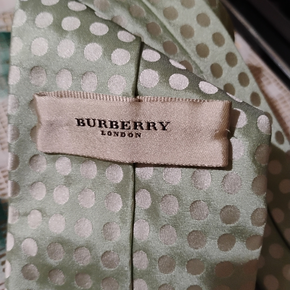 BURBERRY LONDON 💯 SILK TIE - Picture 7 of 8